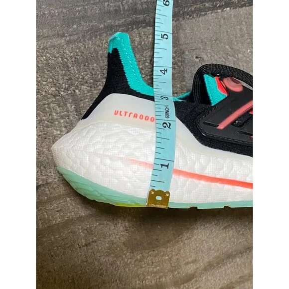 Adidas ULTRABOOST 22 J GIRL Big Kids SIZE 4 Sneaker cblack/turbo/mineus GY4516 - Picture 14 of 14